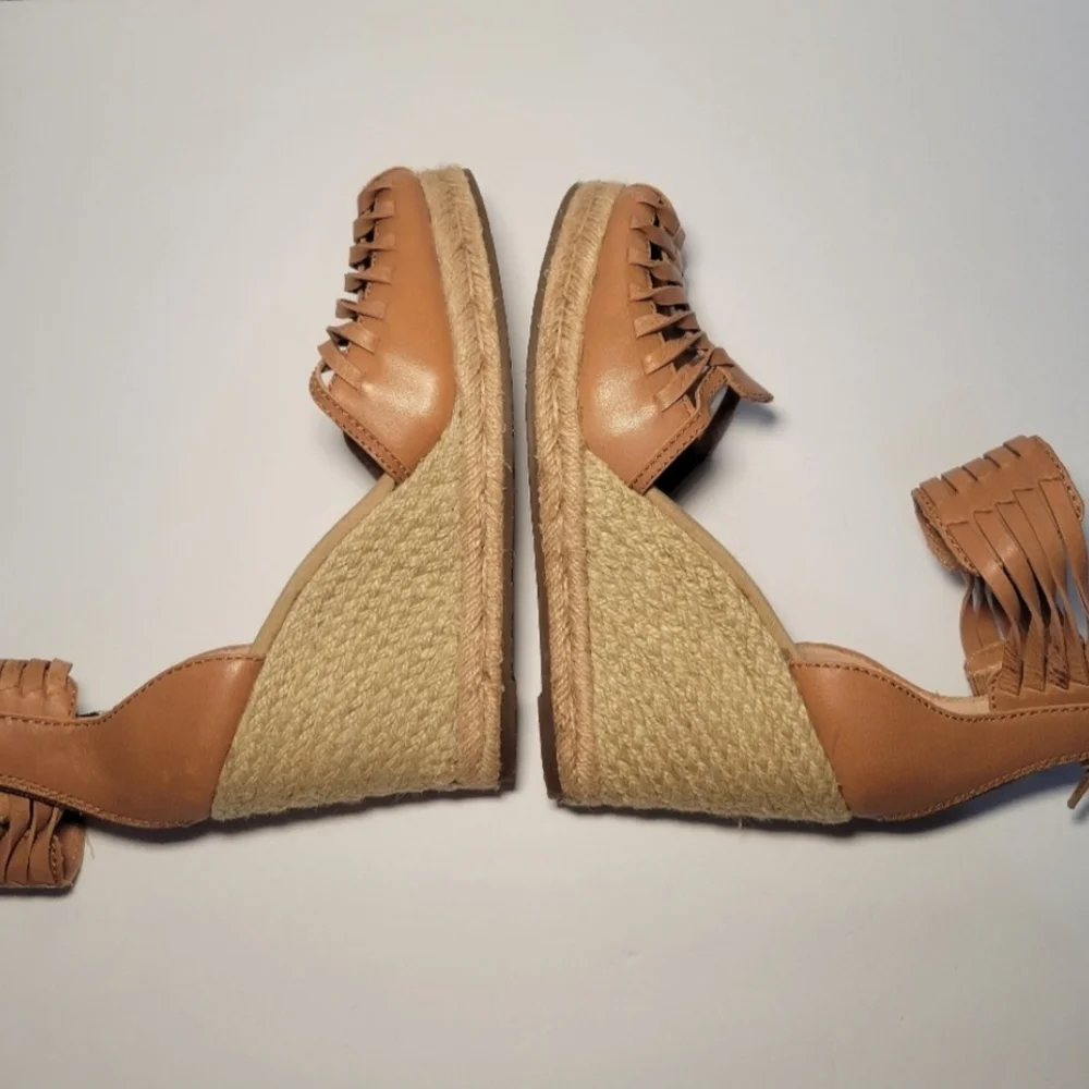 Tommy Bahama Tan Wedge Sandals with Jute Heel - Picture 2 of 8